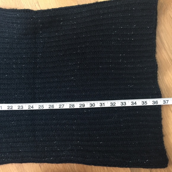 Black knit Sweater with long fringe pullover shrug - Picture 4 of 4